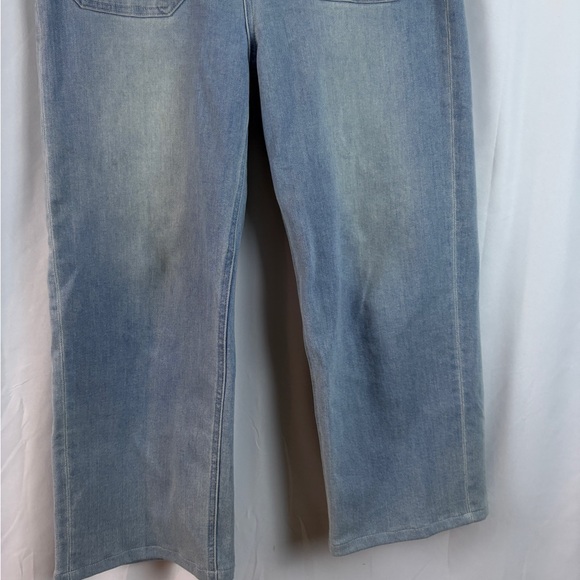 Quince Light Blue Straight Women Jeans 24” Inseam - Picture 3 of 7